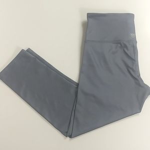 ❤6 for $12 gray cropped workout Yoga pants Forever 21